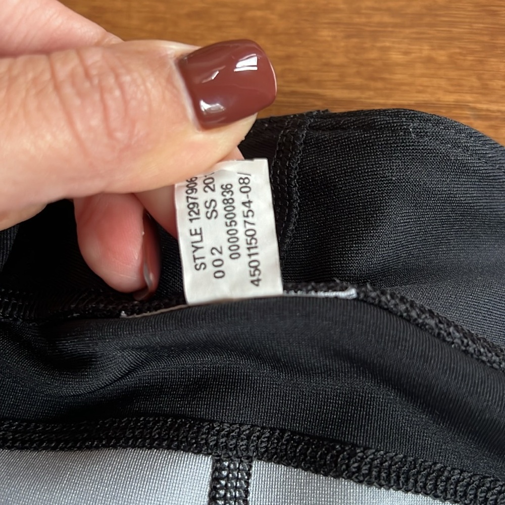 Under Armour Cropped Grey Patterned Leggings Shou… - image 5